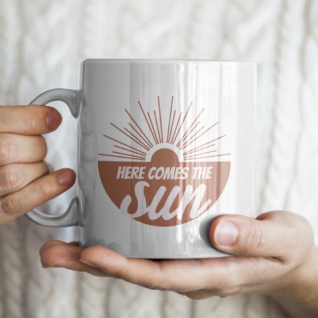Här kommer sol kaffemugg (Skapare uppladdad)