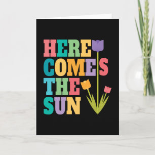 HÄR KOMMER SOL KORT