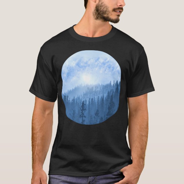 Här kommer Sol - Misty Forest - Blue T Shirt (Framsida)