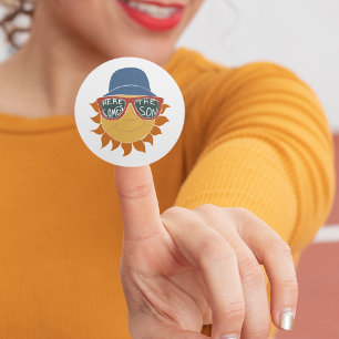 Här kommer sonen Baby Boy Shower Runt Klistermärke