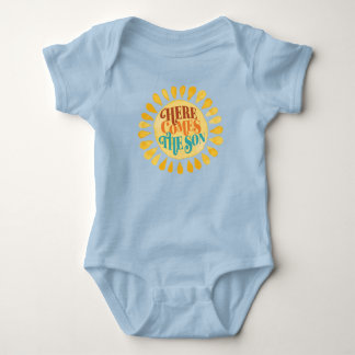 Här Kommer Sonen Pojke Baby Body T Shirt