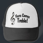 Här kommer Treble! Funny Hat för musiker Keps<br><div class="desc">Den här lustiga hatten har en g-clef,  som också kallas en treble clef med texten: här kommer Treble! Det är ett skämt som bara musiker förstår. Underbar gåva till musiker eller musik älskare i ditt liv!</div>