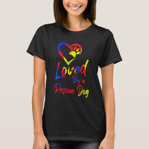 Har lästs av en Rädding Hund adoptera Hund Paw-uts T Shirt