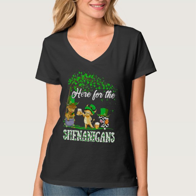 Här till Shenanigans Leprechaun Cow St Patrick T Shirt (Framsida)
