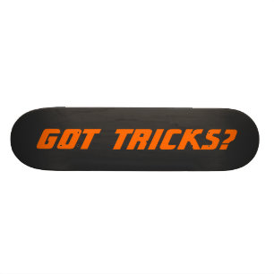 HAR TRICKS? - Vassare Neon Orange på svart Skateboard Bräda 21,5 Cm