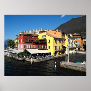 Harbour i Malcesine vid Sjö Garda i Italien Poster