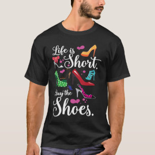 Hårda skon är Kort som köper skon T Shirt