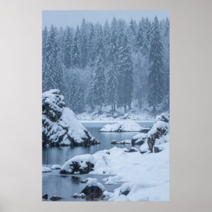 Hårda snö fall sjö Fusine, Italien Poster
