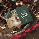 Hårig och Bright Modern Hund Photo Collage jul<br><div class="desc">Må din dag bli Hårig och ljus med det här moderna Pet Photo Collage-julkortet. Utformningen har en bakgrund för den aktiva grönten som kan ändras till valfri färg och vit text. Anpassa den här enkla mallen med 3 bilder,  en säsong hälsning och namn/s.</div>