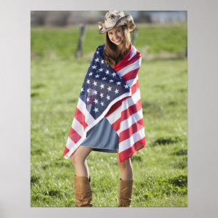 Härlig cowgirl som slås in i amerikanska flaggan poster