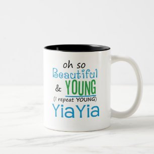 Härliga och unga YiaYia Två-Tonad Mugg