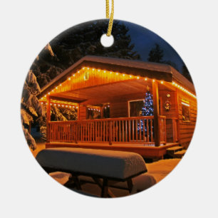 Härligt julljus loggar på kabinen i snö julgransprydnad keramik