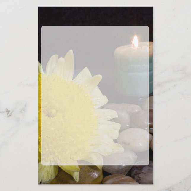 Harmonistearinljus och gul blomma brevpapper (Framsida)