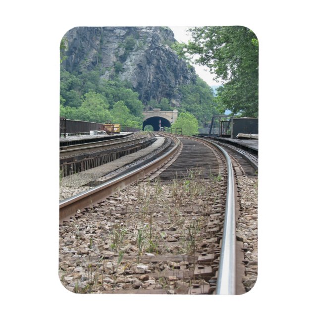 Harpers Ferry WV Railroad Tracks Magnet (Vertikal)
