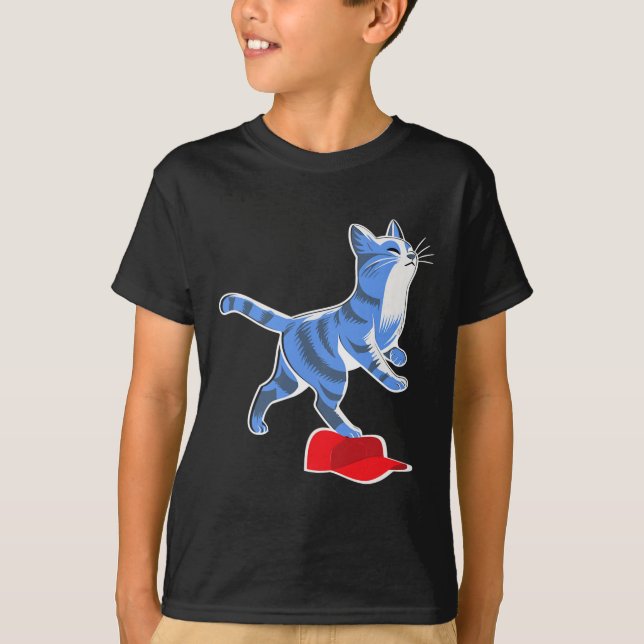 Harris Cat Stepping on Mega Hat VP T Shirt (Framsida)