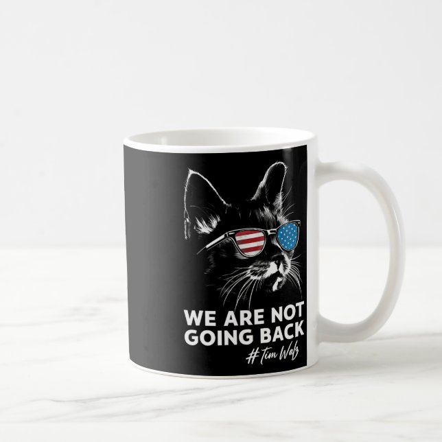 Harris Waltz Vi ska inte åka tillbaka Kamala Harri Kaffemugg (Höger)