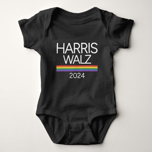 Harris Walz 2024 Rainbow LGBTQ-Pride Flagga T Shirt (Framsida)