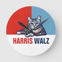 Harris Walz 2024: Uppenbarligen rödblå katt Rund Klocka