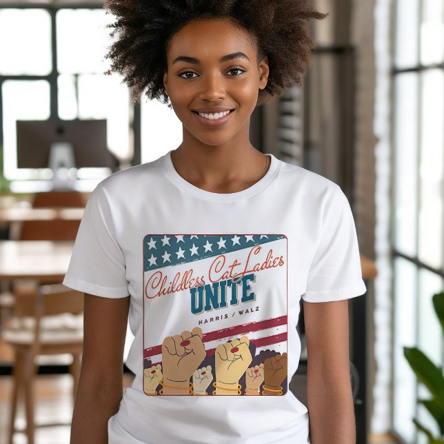 Harris Walz Chilless Cat Dam Unite Fists T Shirt (Harris Walz Childless Cat Ladies Unite Fists T-Shirt)