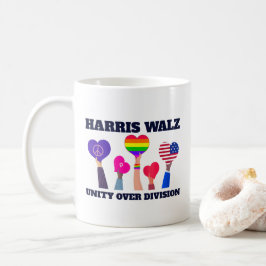 Harris Walz Unity Over Division HGBTQ Mörk blått Kaffemugg