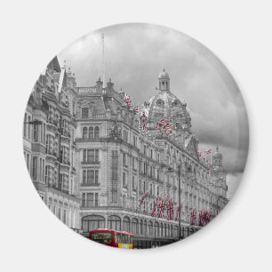 Harrods av Knightsbridge bw-hdr Magnet