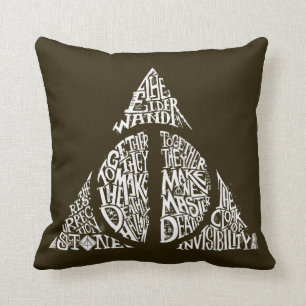 Harry Potter Besvärjelse   DEATHLY HALLOWS Typogra Kudde