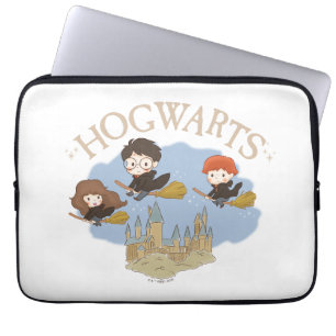 HARRY POTTER™, Hermione, & Ron flyger över HOGWART Laptop Fodral