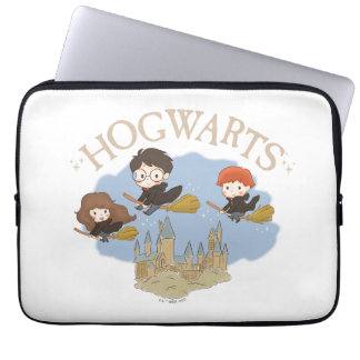 HARRY POTTER™, Hermione, & Ron flyger över HOGWART Laptop Fodral