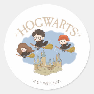 HARRY POTTER™, Hermione, & Ron flyger över HOGWART Runt Klistermärke
