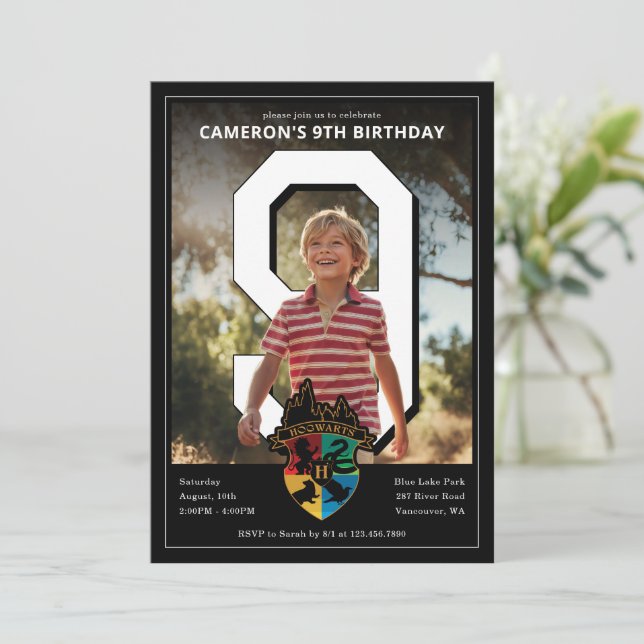 Harry Potter | Hogwarts Crest PhotoPop Birthday Inbjudningar (Stående Fram)