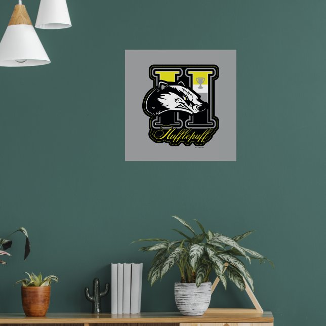 HARRY POTTER™ | HUFFLEPUFF™ Athletic Badge Poster (Vardagsrum 1)
