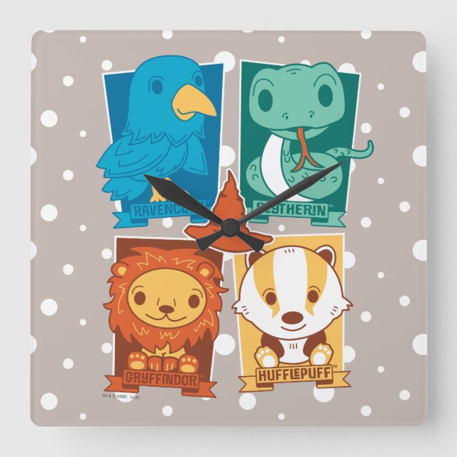 HARRY POTTER™ | TECKNAD HOGWARTS™ HOUSES FYRKANTIG KLOCKA (Framsida)