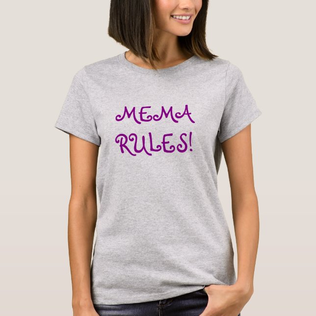 "Härskar Mema" T-skjortan Tee Shirt (Framsida)