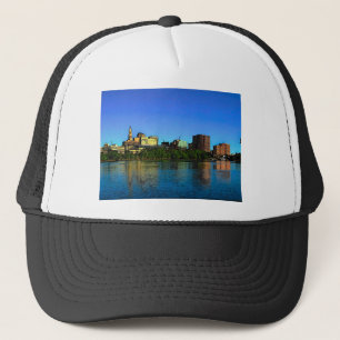 Hartford Connecticut Skyline Tecknad Truckerkeps