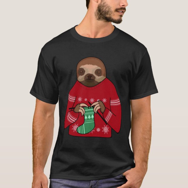 Harvey the Festive Knitting Sloth T Shirt (Framsida)