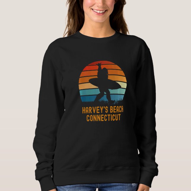 Harvey's Beach Connecticut Sasquatch Souvenir T Shirt (Framsida)