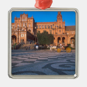Häst dragen vagn på Plaza de Espana i Julgransprydnad Metall