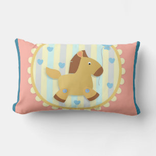 Häst på Warm Rand Background med Blue Hearts Lumbarkudde