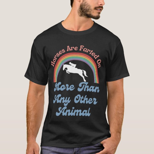 Hästar föds upp på fler än något annat djur  t shirt (Framsida)