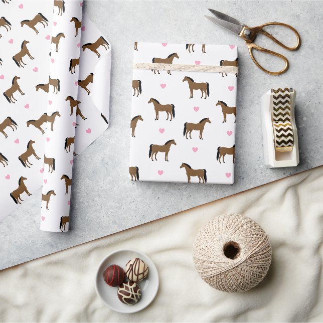 Hästar och Rosor Presentpapper (Horses and pink hearts Wrapping Paper)
