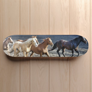 Hästgalloping i Surfa Skateboard