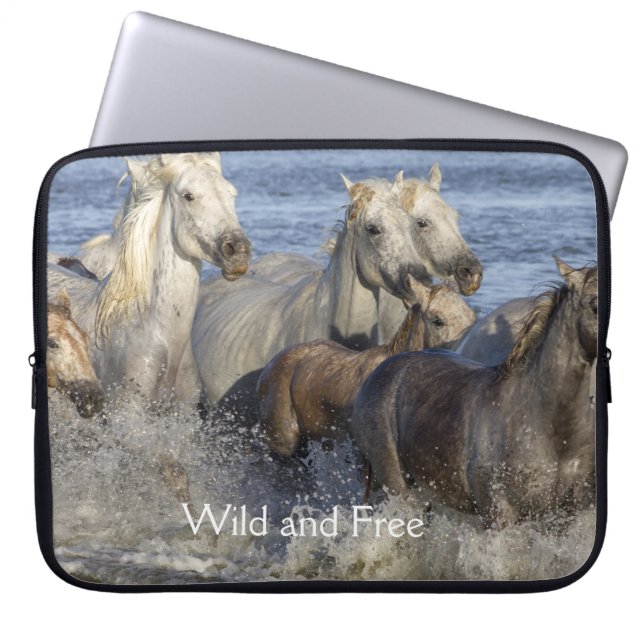 Hästgalloping i vatten laptop fodral (Framsidan)