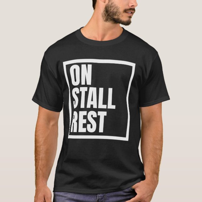Hästhumor om hästälskare på stallvila t shirt (Framsida)