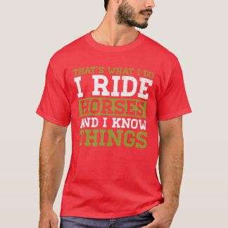 Hästkapplöpningshäst med stabil grått pony-gåva t shirt
