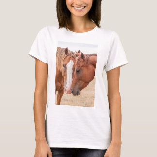 Hästmunstycke på betesmark t shirt