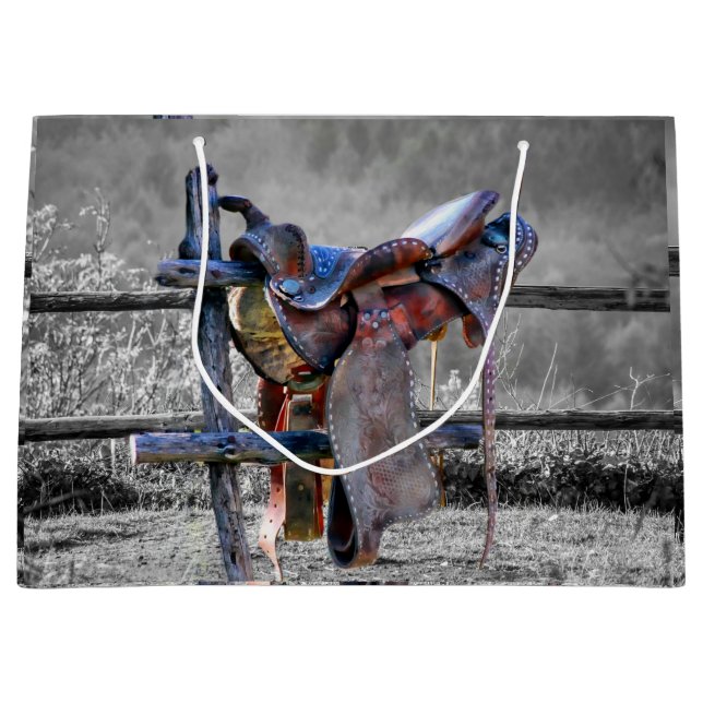 Hästsadel på korralstaketet Western (Framsidan)