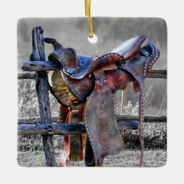 Hästsadel på korralstaketet Western Julgransprydnad Keramik (Framsida)