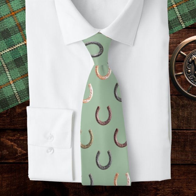 Hästsko Mönster Ridsport Häst Ryttare Slips (A stylish light green tie with horseshoes pattern, ideal for horse riding enthusiasts)