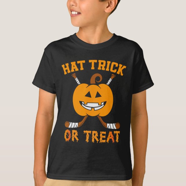 Hat Bus eller godis Roligt Ice Hockey Halloween Co T Shirt (Framsida)