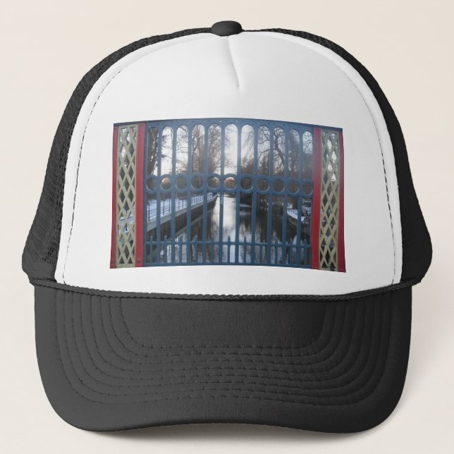 Hat Gated River View Thetford UK Keps (Framsida)